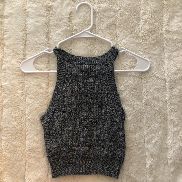 Forever 21, grey crop - Picture 3 of 3